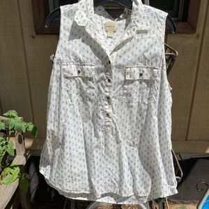 G.H. Bass XL sleeveless flowered shirt